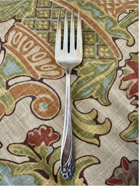Cold Meat Serving Fork 8 3/4" 1950 Daffodil 1847 Rogers Bros